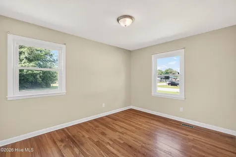 8 Sheffield Road Jacksonville NC 28546