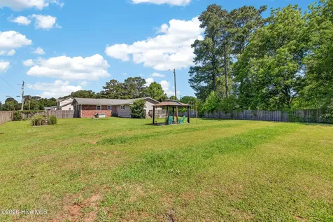 8 Sheffield Road Jacksonville NC 28546