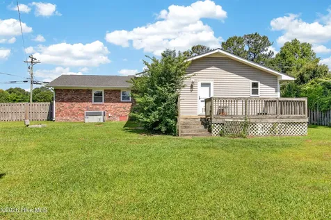 8 Sheffield Road Jacksonville NC 28546