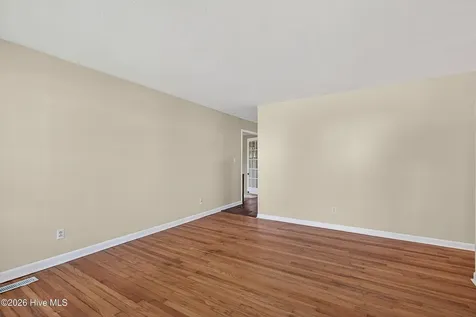 8 Sheffield Road Jacksonville NC 28546