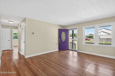 8 Sheffield Road Jacksonville NC 28546