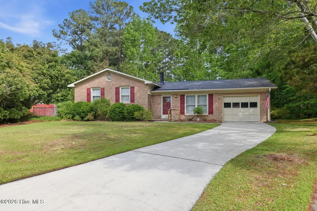 206 Chatham Court Jacksonville NC 28540