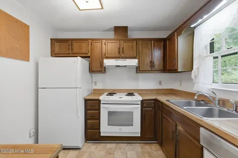 206 Chatham Court Jacksonville NC 28540
