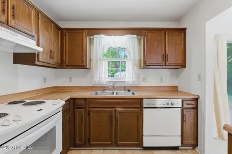 206 Chatham Court Jacksonville NC 28540