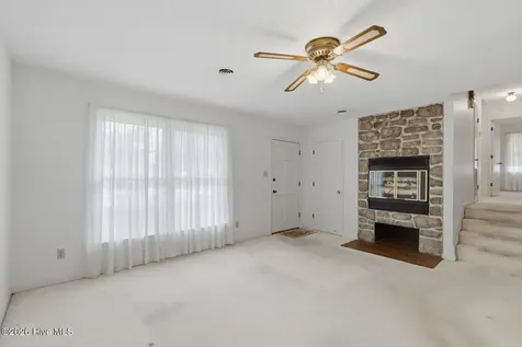 206 Chatham Court Jacksonville NC 28540