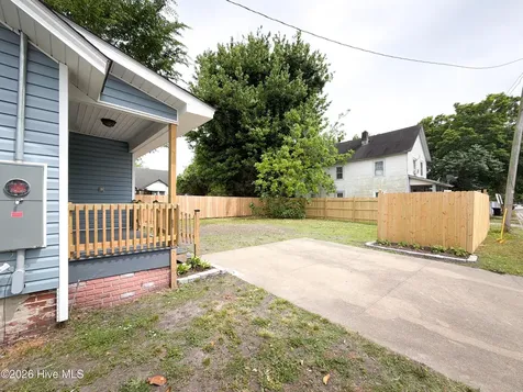 301 Shepard Street Elizabeth City NC 27909