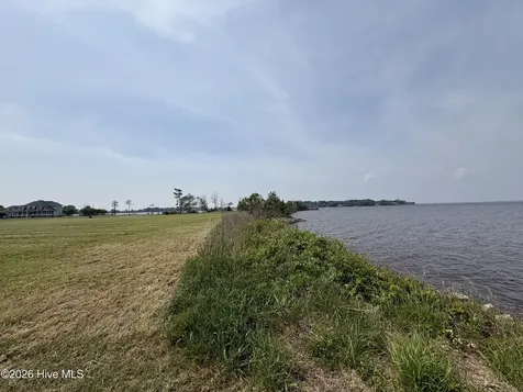 102 Haley Point Elizabeth City NC 27909