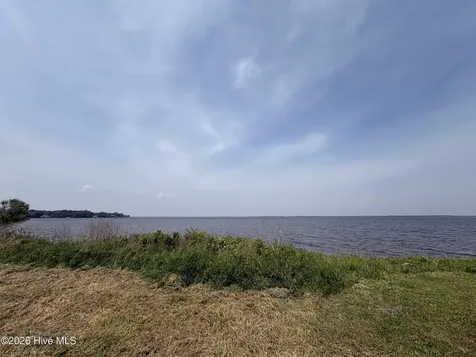 102 Haley Point Elizabeth City NC 27909