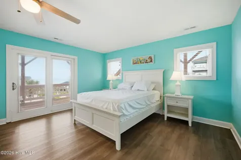 100 9th Street Emerald Isle NC 28594