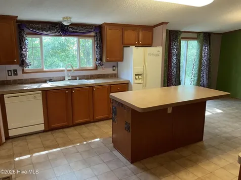 1220 Saint Johns Church Road Hampstead NC 28443