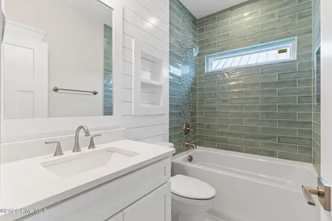 106 NE 41st Street Oak Island NC 28465