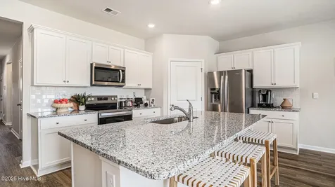 1041 Woods Crossing Road SW Supply NC 28462