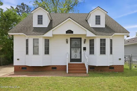 303 Dobbs Street Hertford NC 27944