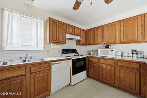 303 Dobbs Street Hertford NC 27944