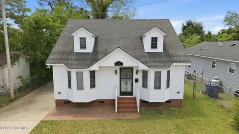 303 Dobbs Street Hertford NC 27944