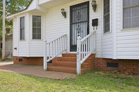 303 Dobbs Street Hertford NC 27944