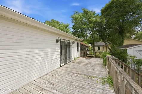 303 Dobbs Street Hertford NC 27944