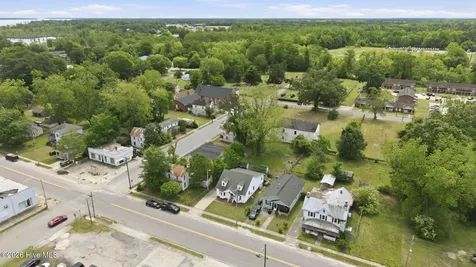 303 Dobbs Street Hertford NC 27944
