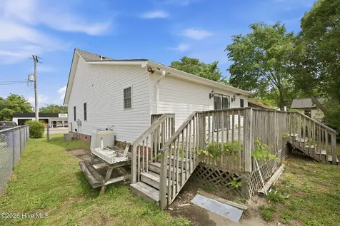 303 Dobbs Street Hertford NC 27944