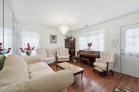 303 Dobbs Street Hertford NC 27944