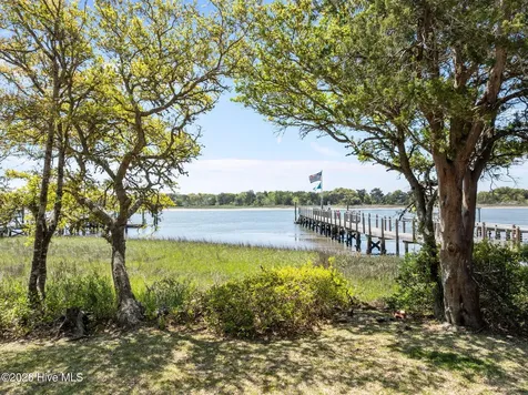 2205 Front Street Beaufort NC 28516