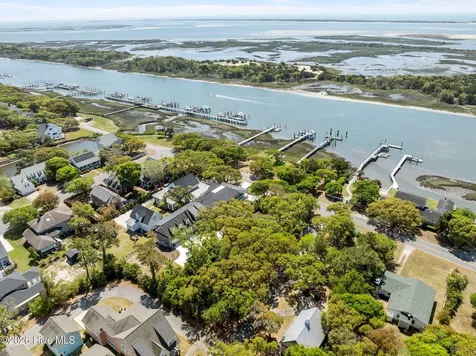 2205 Front Street Beaufort NC 28516