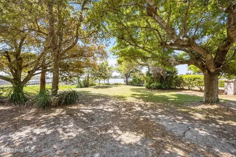 2205 Front Street Beaufort NC 28516