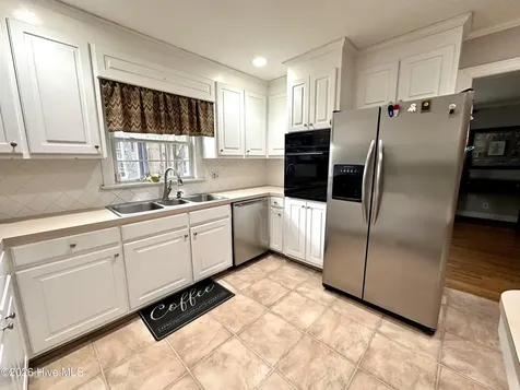 2106 Southview Drive Greenville NC 27858