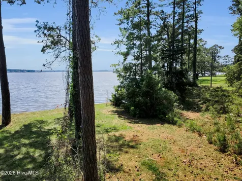 235 Myrtlewood Lane Bayboro NC 28515
