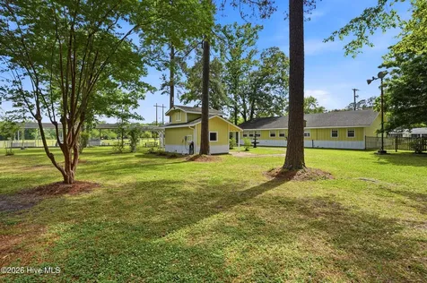 2051/2061 Dawson Cabin Road Jacksonville NC 28540