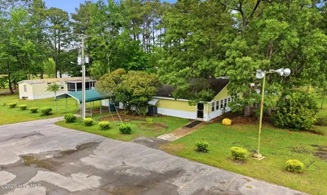 2051/2061 Dawson Cabin Road Jacksonville NC 28540