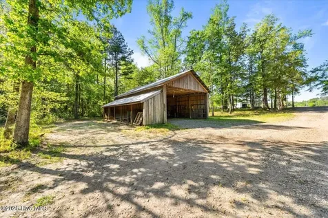 1000 Lakebay Road Vass NC 28394