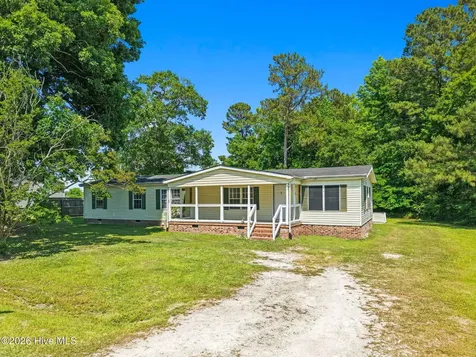 51 King Arthur Drive Whiteville NC 28472