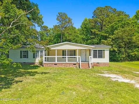 51 King Arthur Drive Whiteville NC 28472