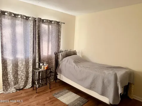 512 S Pine Cone Lane Jacksonville NC 28546
