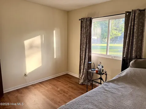 512 S Pine Cone Lane Jacksonville NC 28546