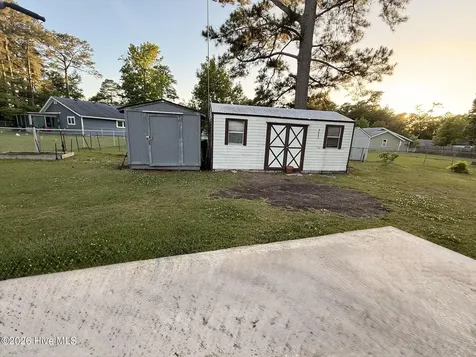 512 S Pine Cone Lane Jacksonville NC 28546