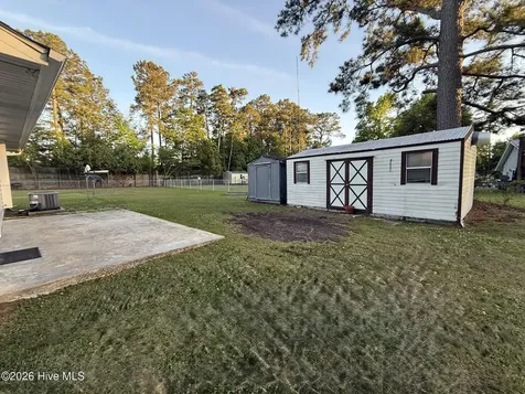 512 S Pine Cone Lane Jacksonville NC 28546