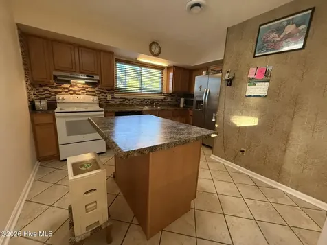 512 S Pine Cone Lane Jacksonville NC 28546