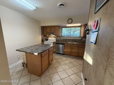 512 S Pine Cone Lane Jacksonville NC 28546