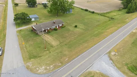 7302 Cabin Branch Road Stantonsburg NC 27883