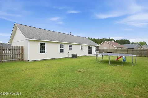 104 Foxden Drive Hubert NC 28539