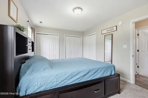 104 Foxden Drive Hubert NC 28539