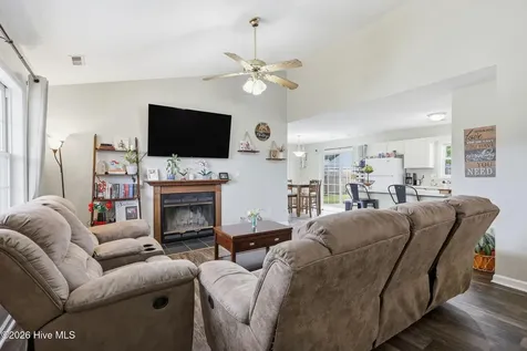 104 Foxden Drive Hubert NC 28539