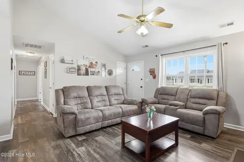 104 Foxden Drive Hubert NC 28539