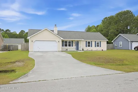104 Foxden Drive Hubert NC 28539