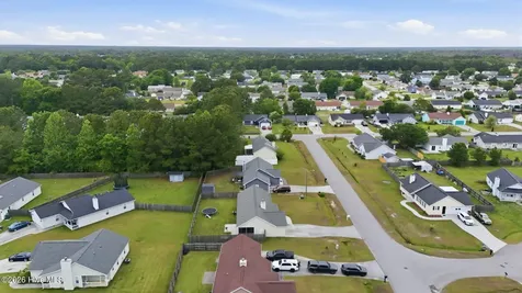104 Foxden Drive Hubert NC 28539