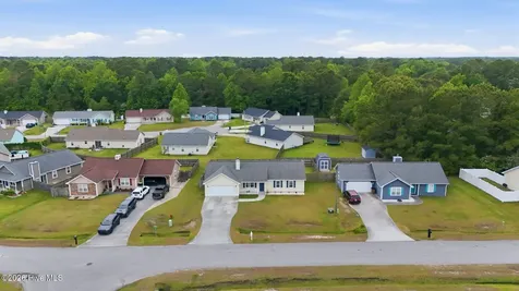 104 Foxden Drive Hubert NC 28539