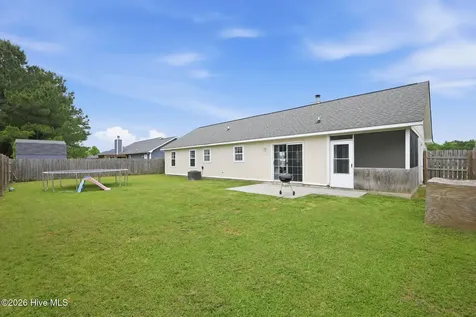 104 Foxden Drive Hubert NC 28539