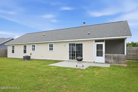 104 Foxden Drive Hubert NC 28539